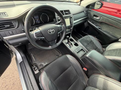 Used 2016 Toyota Camry XSE w/ Moonroof Package image 7