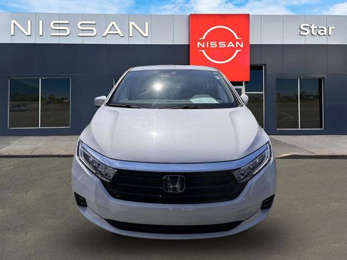Used 2024 Honda Odyssey EX image 2