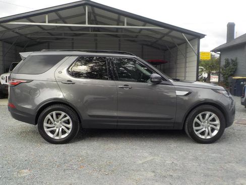 Used 2017 Land Rover Discovery HSE image 6