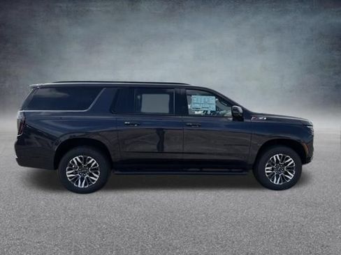 New 2026 Chevrolet Suburban Z71 w/ Comfort Package AWD/4WD image 5