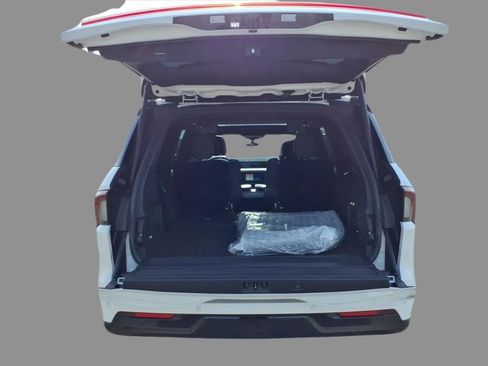 New 2025 Lincoln Navigator Reserve w/ Jet Appearance Package image 7