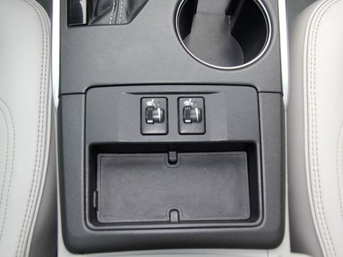 Used 2017 Toyota Camry XLE w/ Moonroof Package image 18