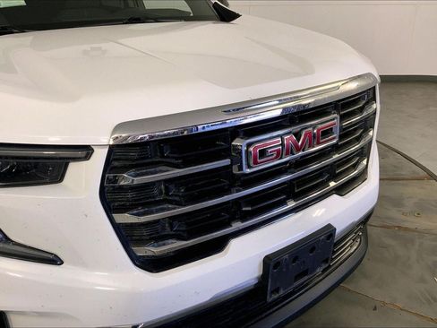 Used 2025 GMC Acadia Elevation AWD/4WD image 28