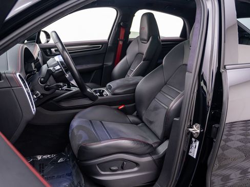 Certified 2023 Porsche Cayenne GTS AWD/4WD image 5