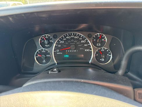 Used 2022 GMC Savana 2500 w/ Driver Convenience Package RWD image 9