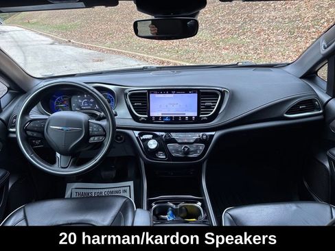 Used 2021 Chrysler Pacifica Limited w/ Uconnect Theater Family Group image 15