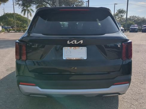 Used 2024 Kia Sorento LX image 6