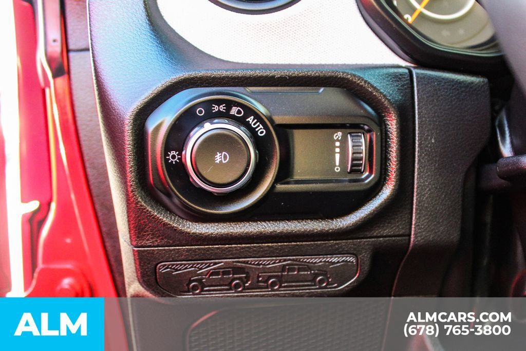 Used 2025 Jeep Wrangler Unlimited Sport AWD/4WD image 29