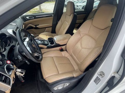 Used 2016 Porsche Cayenne AWD/4WD image 9