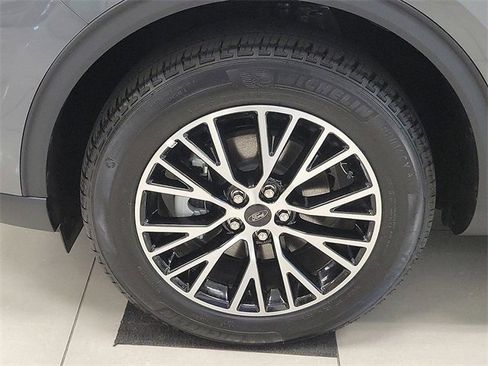 New 2025 Ford Escape SE image 20