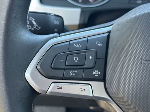 Used 2021 Volkswagen Atlas Cross Sport SE FWD image 21