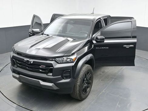 Used 2023 Chevrolet Colorado Trail Boss w/ Technology Package AWD/4WD image 48