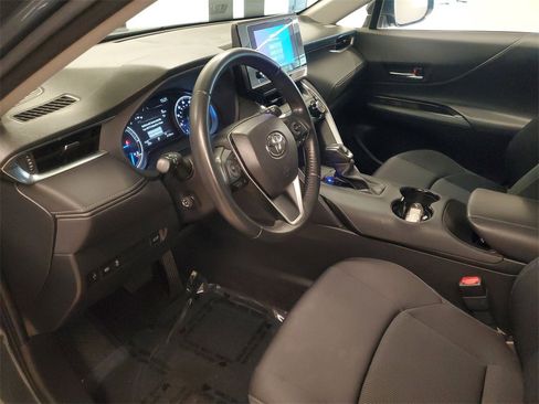 Used 2023 Toyota Venza LE image 16