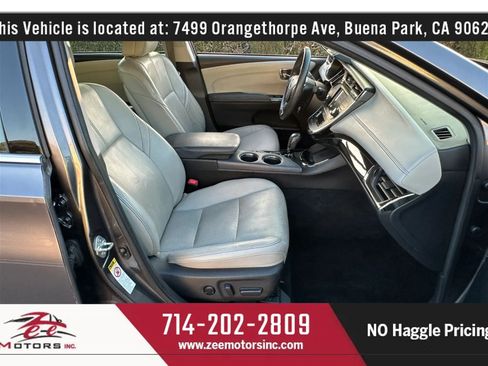 Used 2013 Toyota Avalon Limited w/ Technology Pkg FWD image 20