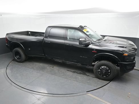 New 2026 RAM 3500 Limited AWD/4WD image 34