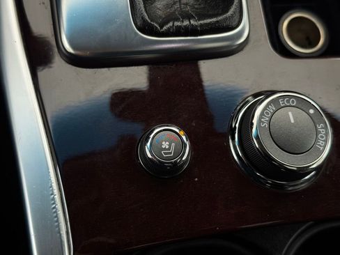 Used 2017 INFINITI Q70 L 3.7 image 6