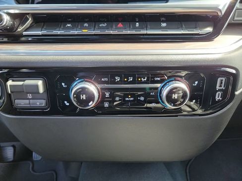 Certified 2025 GMC Sierra 1500 SLT image 34