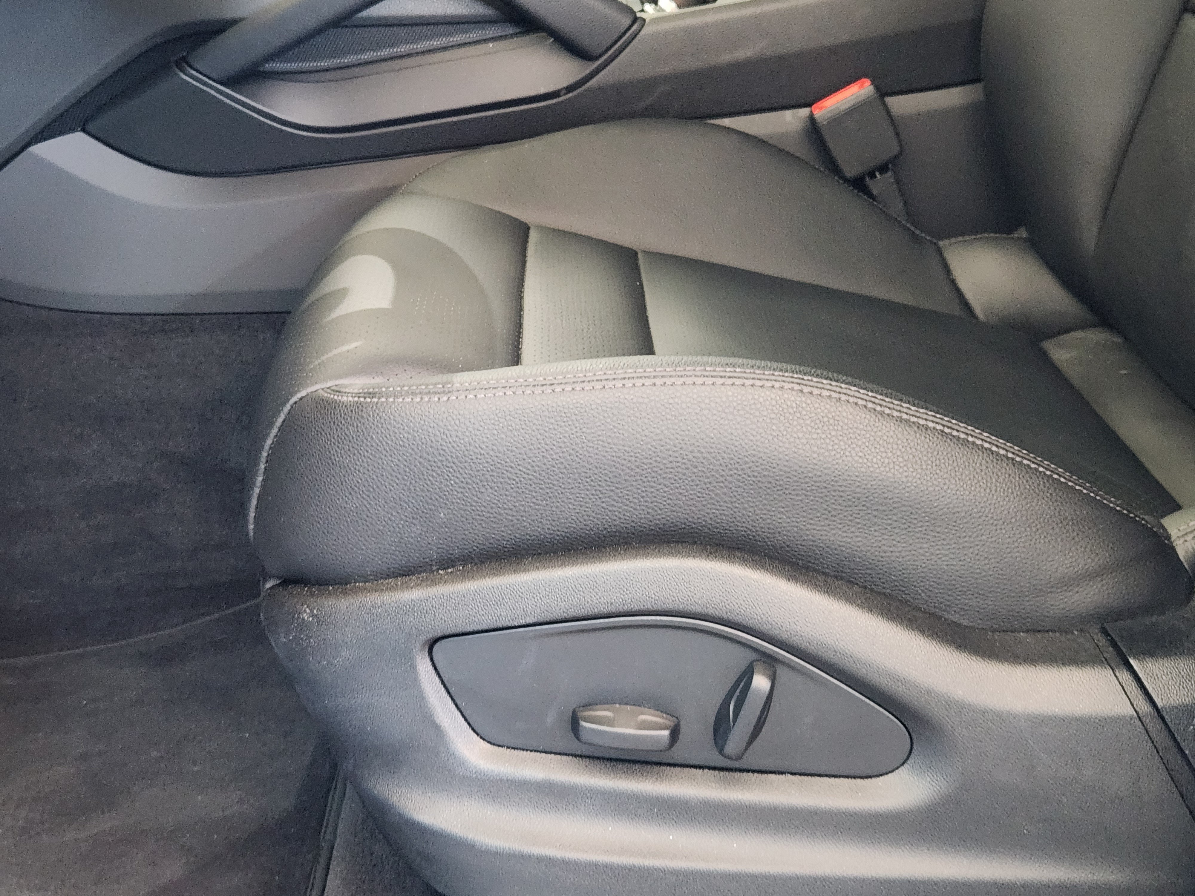 Certified 2026 Porsche Cayenne AWD/4WD image 26