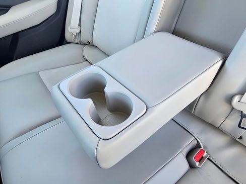 Used 2024 Nissan Ariya AWD image 29