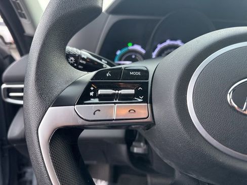 Used 2021 Hyundai Elantra Blue image 22