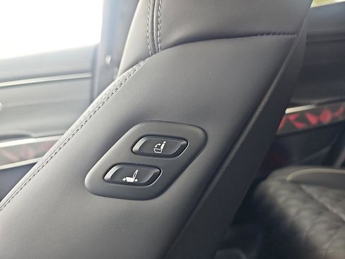 Used 2025 Genesis GV70 3.5T Sport w/ Sport Advanced Package image 17