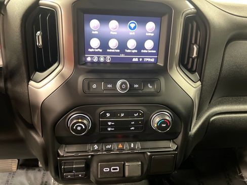 Certified 2021 Chevrolet Silverado 1500 Custom Trail Boss w/ LPO, Dark Essentials Package AWD/4WD image 23