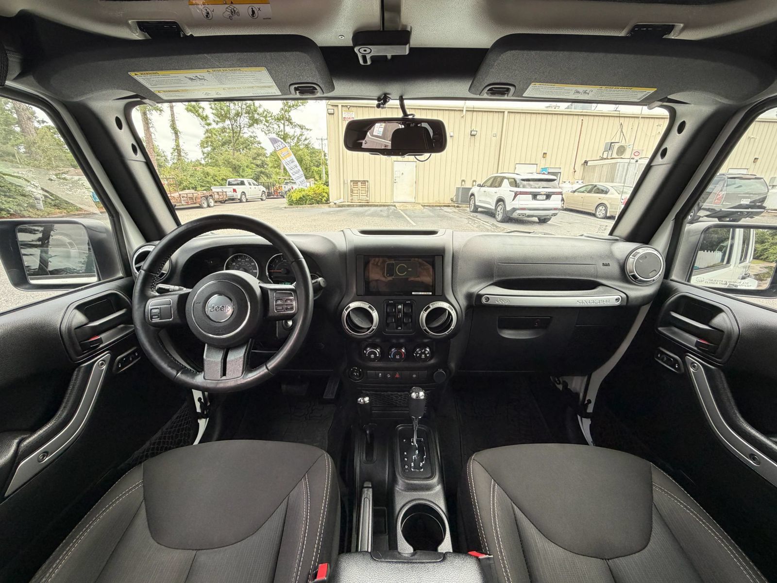 Used 2018 Jeep Wrangler Unlimited Sahara AWD/4WD image 12