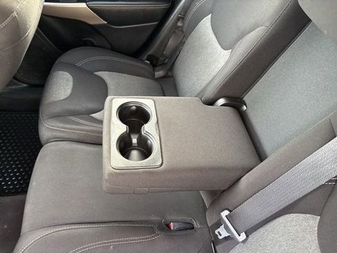 Used 2018 Jeep Cherokee Latitude w/ Cold Weather Group image 32