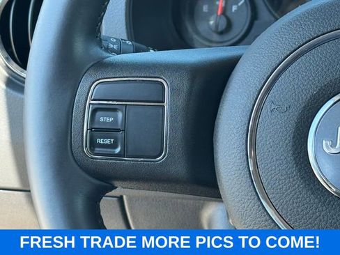 Used 2012 Jeep Compass Latitude FWD image 22