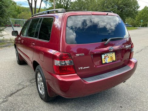 Used 2005 Toyota Highlander 4WD V6 w/ Appearance Pkg image 11