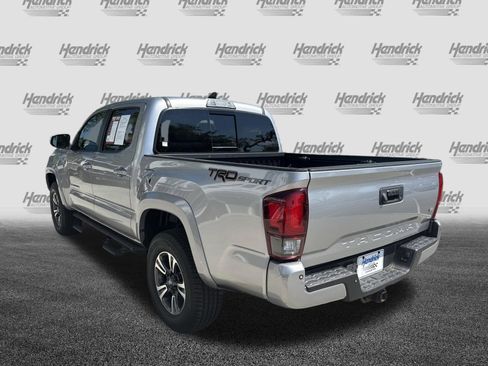 Used 2018 Toyota Tacoma TRD Sport w/ Technology Package image 7