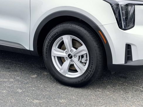 Used 2026 Kia Sorento LX FWD image 7