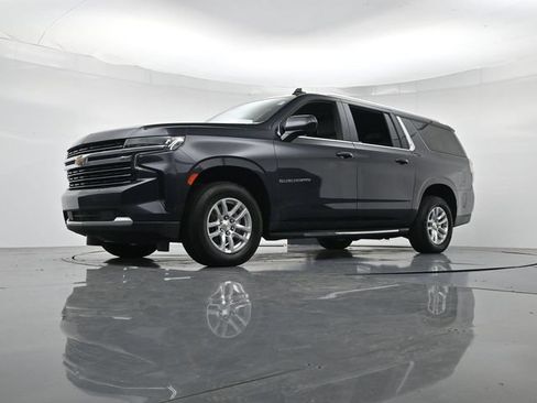 Used 2023 Chevrolet Suburban LT RWD image 39