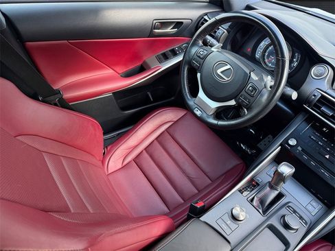 Used 2017 Lexus IS 200t image 14