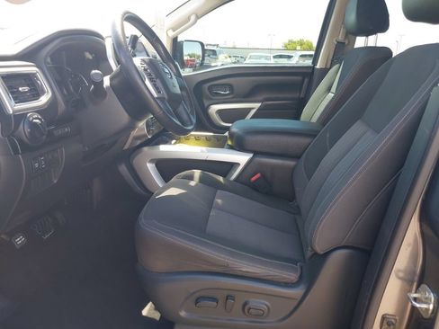 Used 2021 Nissan Titan SV w/ SV Convenience Package AWD/4WD image 6