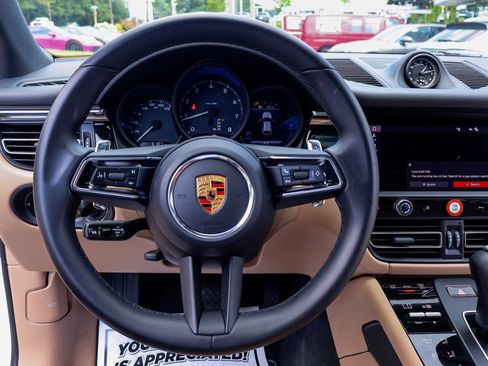 Certified 2026 Porsche Macan AWD/4WD image 23