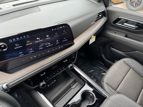 New 2026 Chevrolet Tahoe High Country w/ Sun And Tow Package AWD/4WD image 24