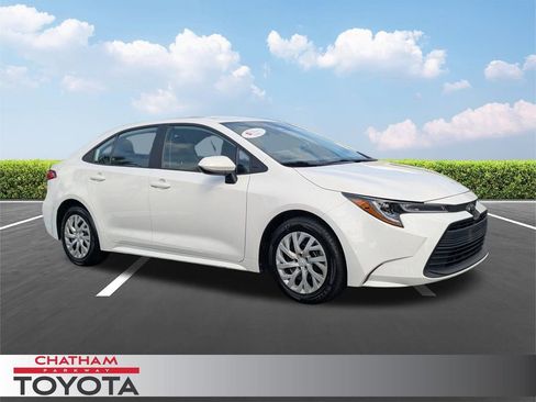 Certified 2024 Toyota Corolla LE image 1