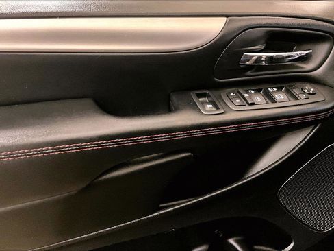 Used 2019 Dodge Grand Caravan GT image 22