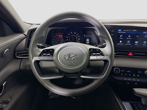 Used 2022 Hyundai Elantra SEL FWD image 12