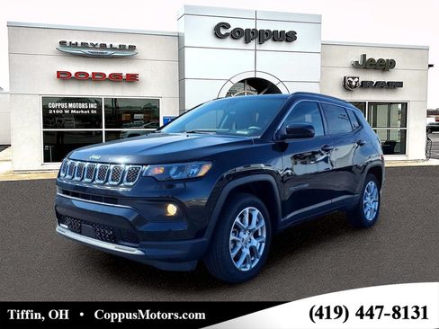 Used 2023 Jeep Compass Latitude AWD/4WD image 1
