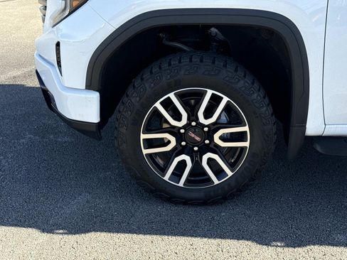 Used 2024 GMC Sierra 1500 AT4 w/ Technology Package image 12