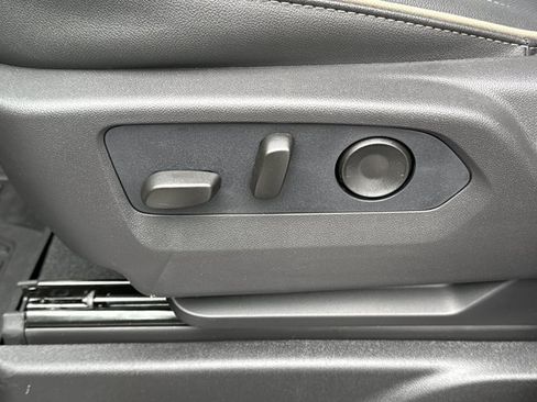 New 2026 GMC Yukon Elevation image 15