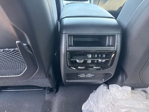 New 2026 Jeep Grand Cherokee Laredo AWD/4WD image 21