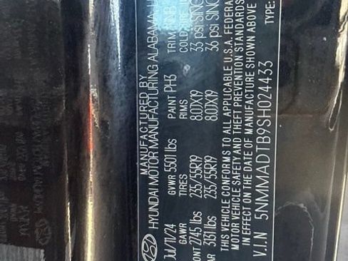 Used 2025 Genesis GV70 2.5T AWD/4WD image 14