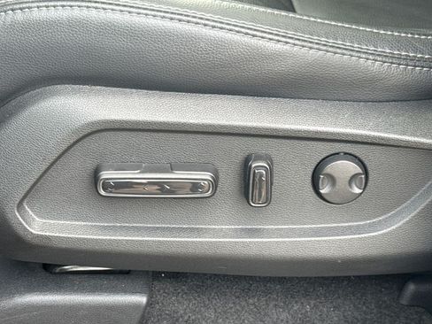 Certified 2023 Honda Pilot Touring image 25