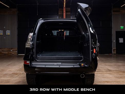 Used 2020 Lexus GX 460 Premium w/ Premium Package image 9