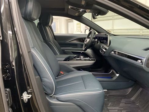 Certified 2025 Cadillac Lyriq Sport w/ Nappa Leather Package image 19