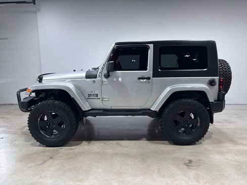 Used 2008 Jeep Wrangler Sahara w/ Dual Top Group AWD/4WD image 4