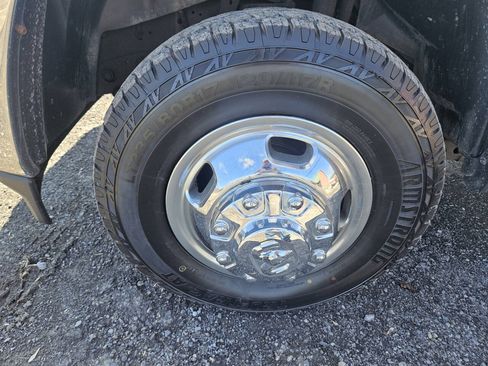 Used 2021 RAM 3500 Tradesman w/ Chrome Appearance Group AWD/4WD image 11